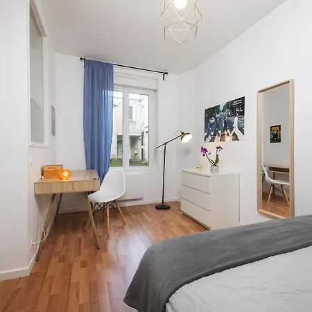 Calme Avec Parking Proche Place Ney *